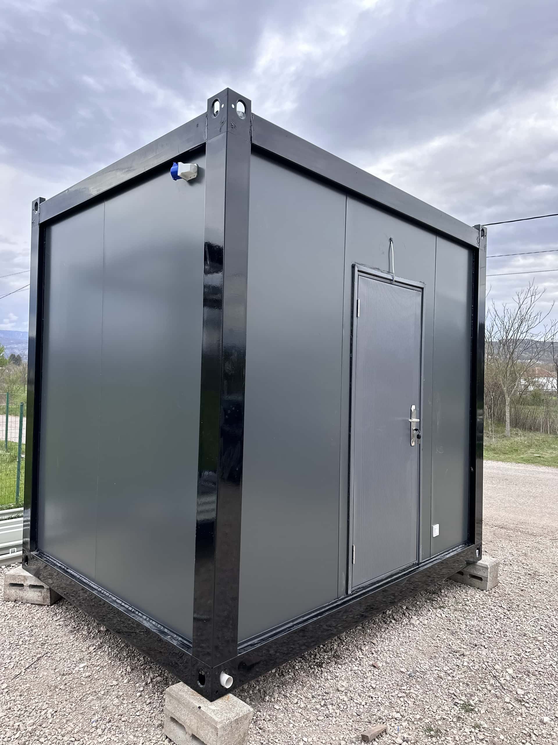 Mini Standard – modularni kontejner 3 × 2.4 × 2.8 m, fotografija 1
